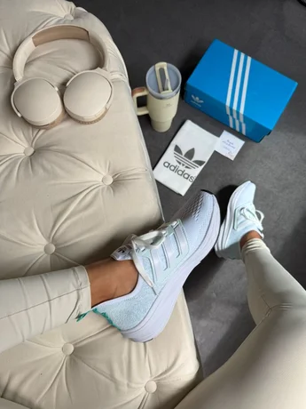 Foto de Tênis Adidas Galaxy – Branco com Verde Água