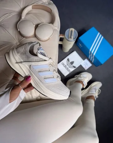 Foto de Adidas Ultraboost – Branco / Off-White