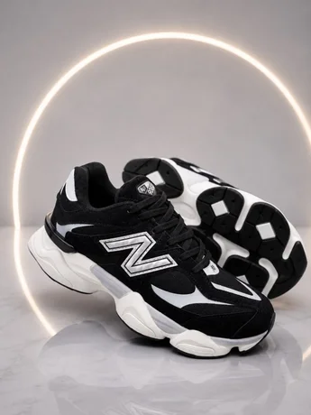 Foto de New Balance 9060 Preto e Branco
