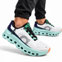 Miniatura de On Cloudmonster - White/Creek