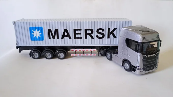 Foto de Miniatura Caminão Maersk Scania S730 Metal , Fricção. Luz E Som 1/50