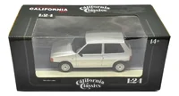 Miniatura de Miniatura Fiat Uno S 1985 Prata 1:24 California Classics - RICA EM DETALHES