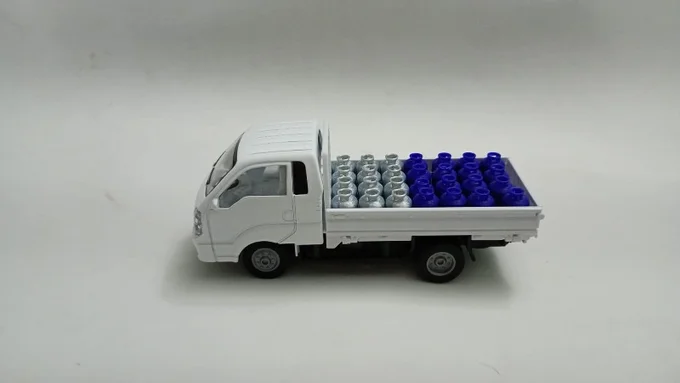 Foto de Miniatura Kia Bongo Mini Caminhão Fricção Carrinho Metal E Plástico com Carga ( GÁS PQ )