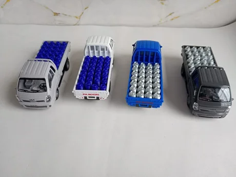 Foto de Miniatura Kia Bongo Mini Caminhão Fricção Carrinho Metal E Plástico com Carga ( GÁS )