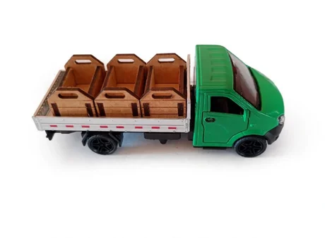 Foto de Miniatura Caminhão Iveco Fricção Carroceria com Carga ( Caixas , Tijolos e Blocos )