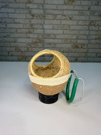 Foto de Ninho Bola 2 Furos para Coleiro – Detalhes Branco