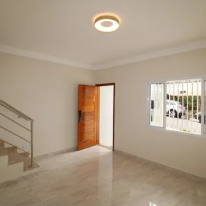 Foto de Casa à venda com 90m², 3 quartos e 2 vagas